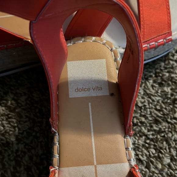 Platform Sandals - Picture 2 of 4